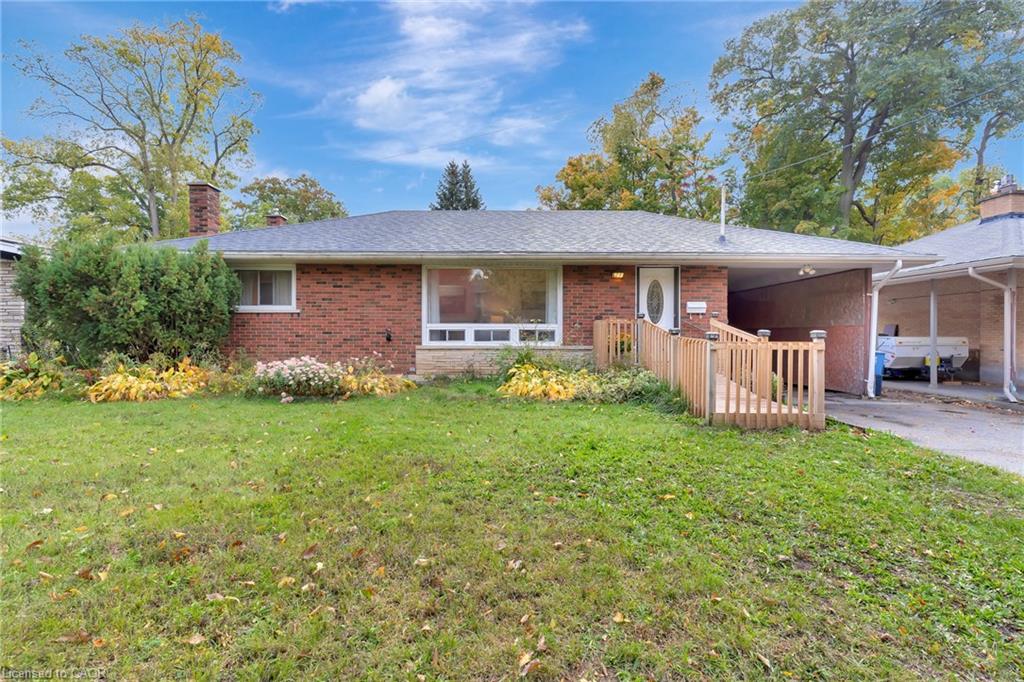 29 Pusey Blvd, Brantford, ON N3R 2S1