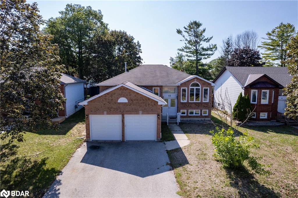 12 Langevin Dr, Wasaga Beach, ON L9Z 1C6