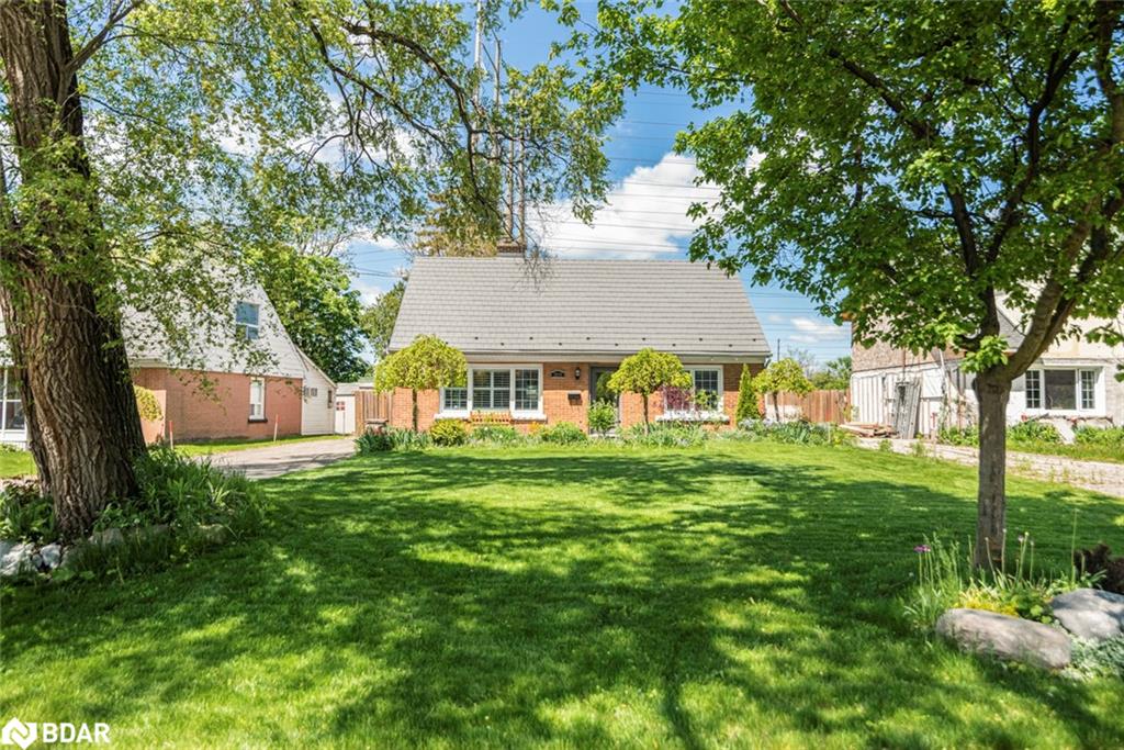 2055 Churchill Ave, Burlington, ON L7R 3T8