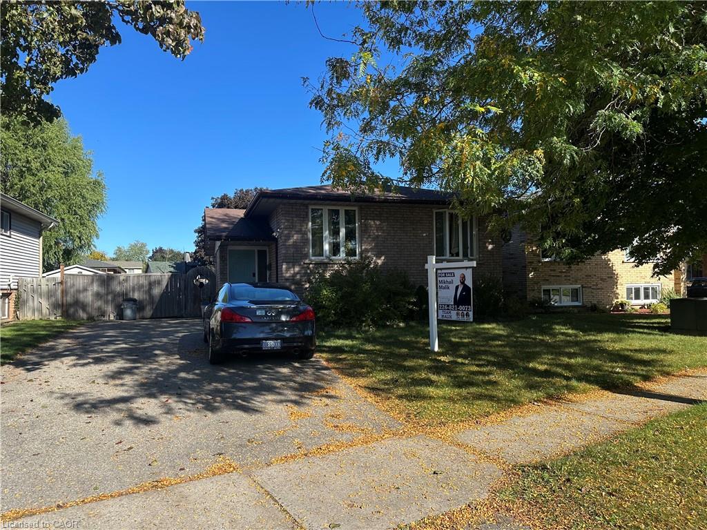 9 Beaver Cres, Brantford, ON N3P 1T3