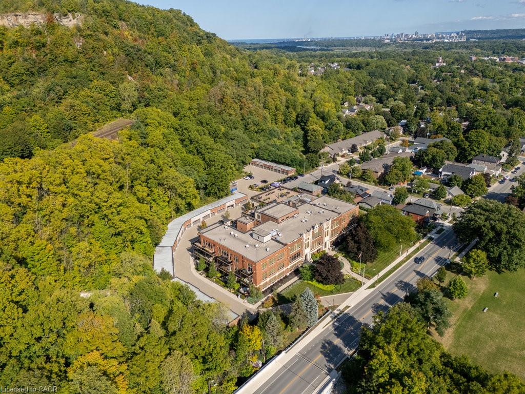 397 King Street W Unit 204, Hamilton, ON L9H 1W9