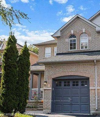 17 Prince Cres, Brampton, ON L7A 2C9