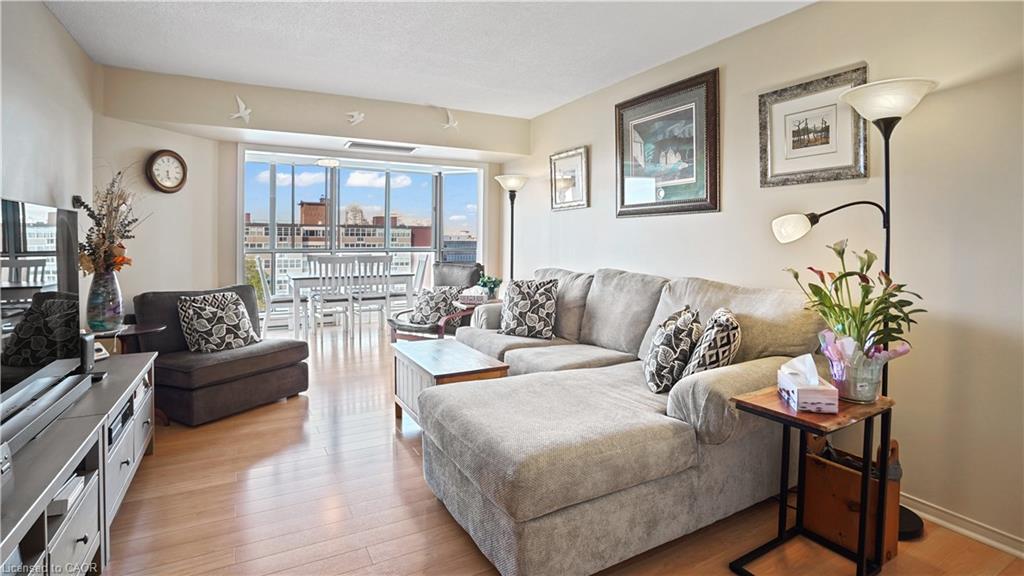 265 Westcourt Place Unit 705, Waterloo, ON N2L 6E4