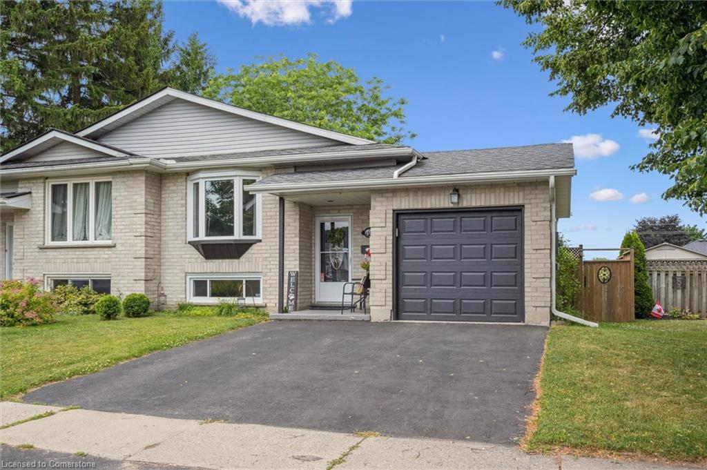 40 Abeles Ave, Paris, ON N3L 3N9