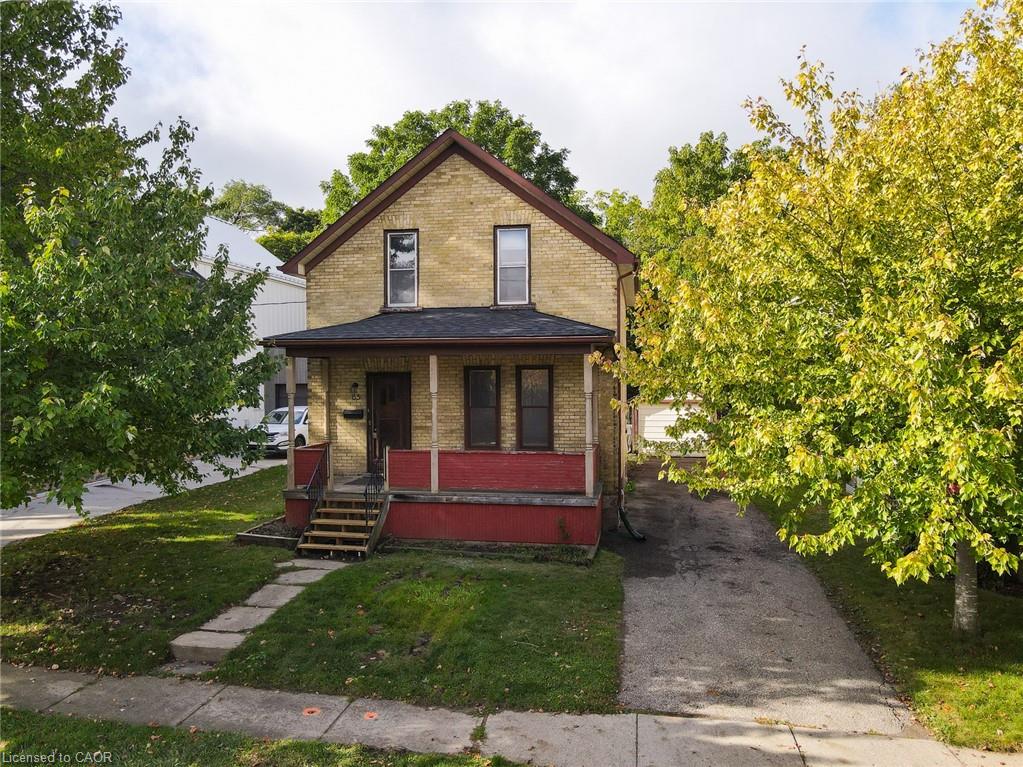 65 Short St, Waterloo, ON N2L 1X9