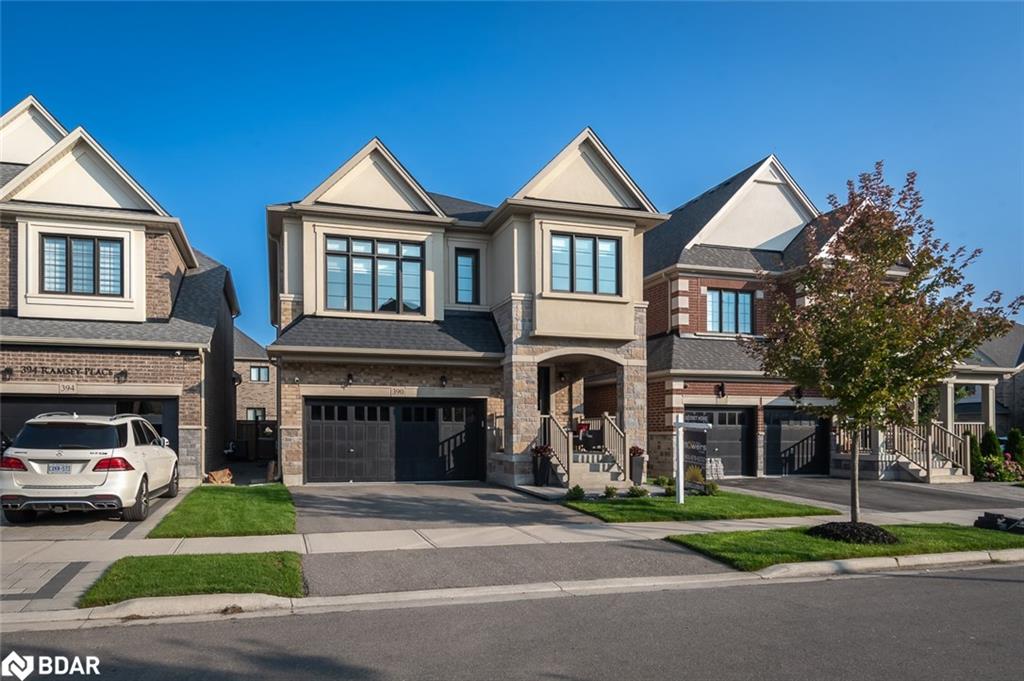 390 Ramsey Pl, Milton, ON L9E 1N3