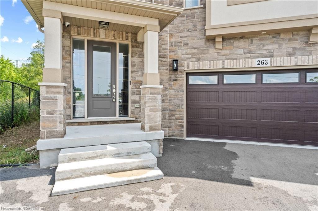 263 Memorial Park Dr, Welland, ON L3B 0E3