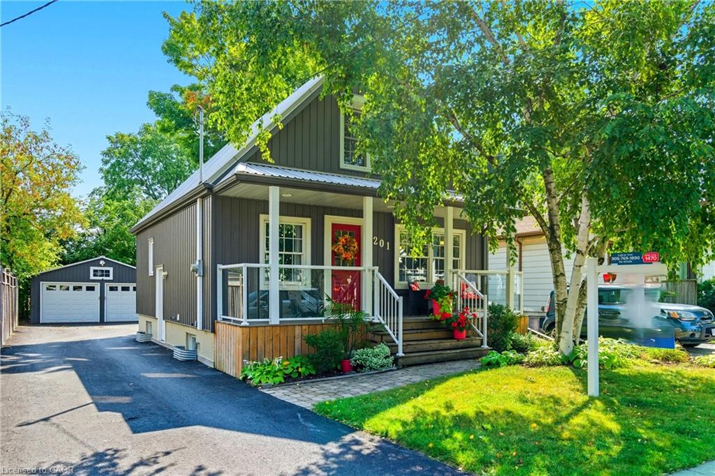 201 E 28th St, Hamilton, ON L8V 3H9