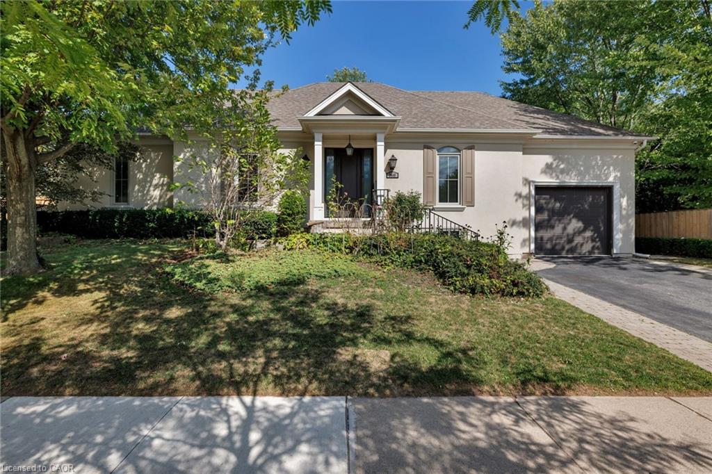2448 Bridge Rd, Oakville, ON L6L 5C2