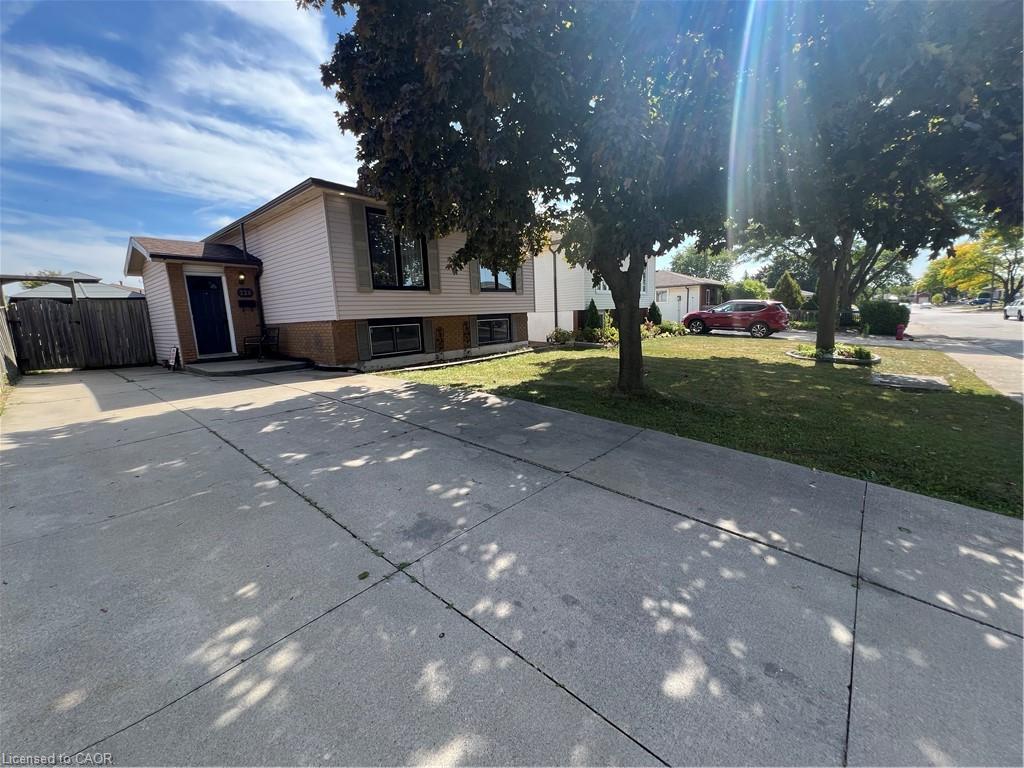 228 Lawnhurst Ct, Hamilton, ON L8V 4R4