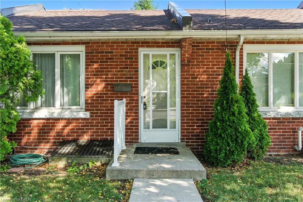 24 Macklin St N, Hamilton, ON L8S 3S1