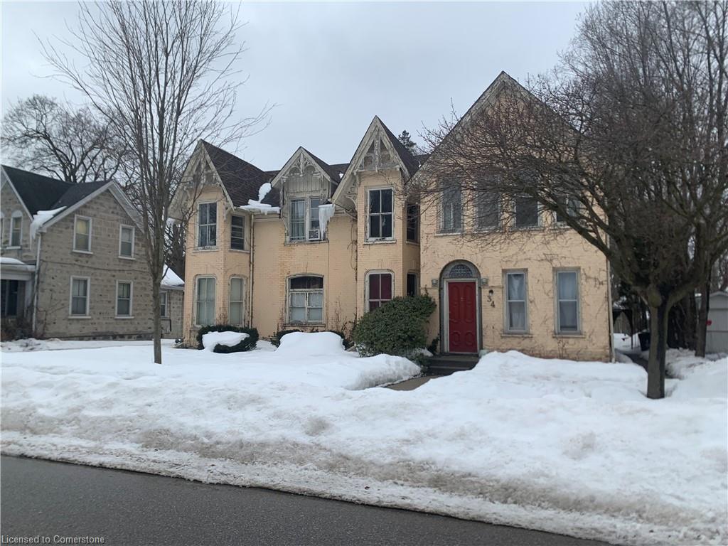 34 Oak St, Cambridge, ON N1R 4K6
