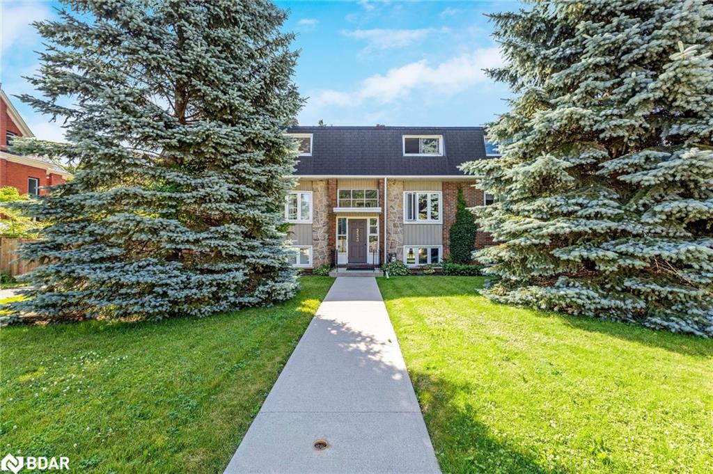 233 Westminster Dr S, Cambridge, ON N3H 1T2
