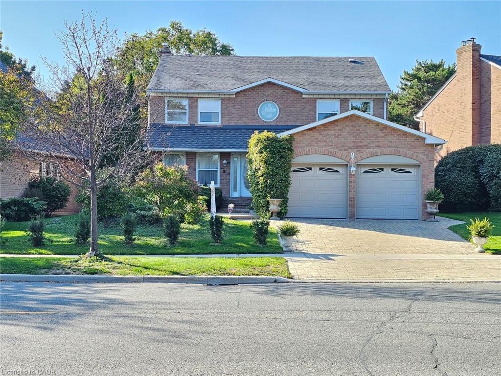 9 Longwater Chase, Markham, ON L3R 4A1