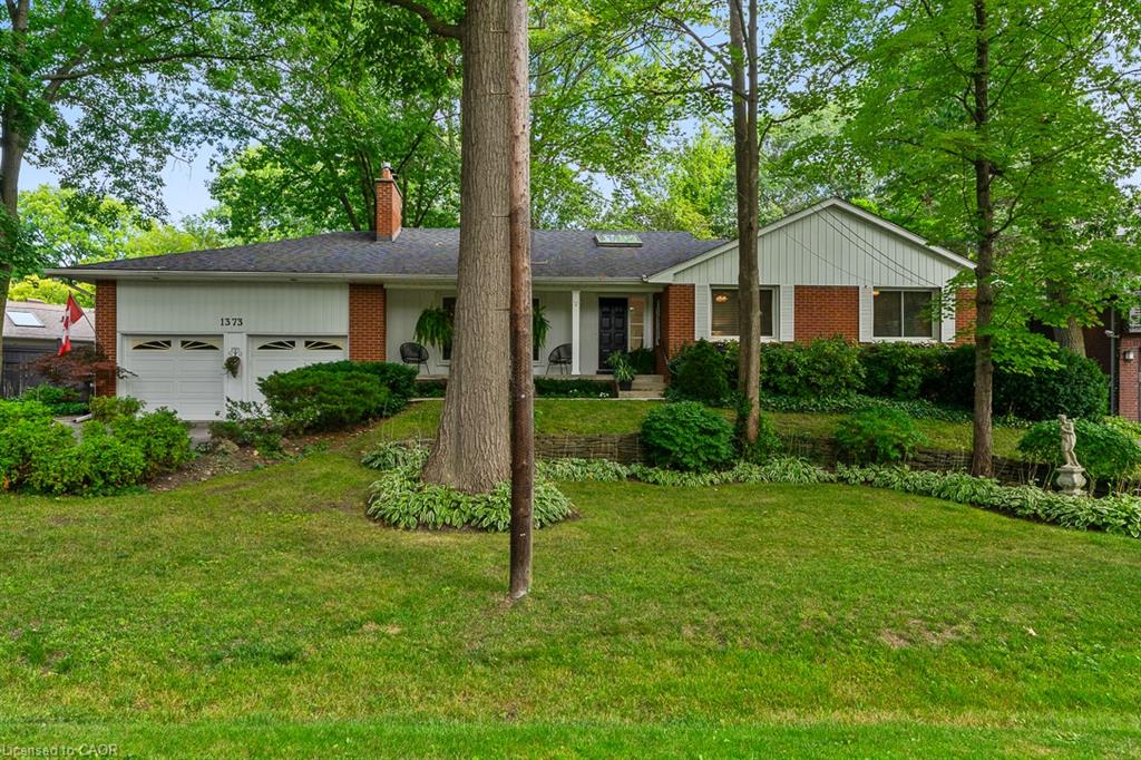 1373 Queen Victoria Ave, Mississauga, ON L5H 3H2