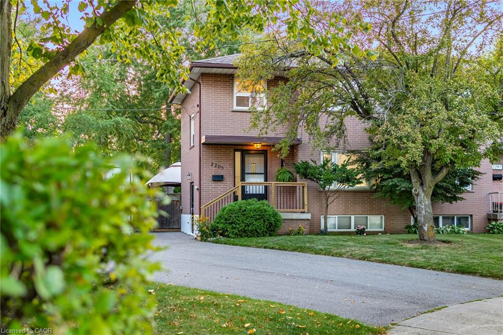 2295 Barclay Rd, Burlington, ON L7R 2B7