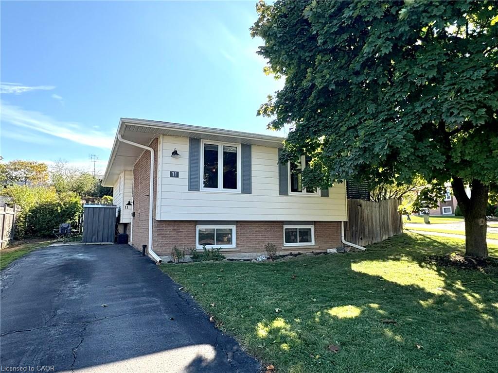 11 Nordale Cres, Hamilton, ON L8J 1G9