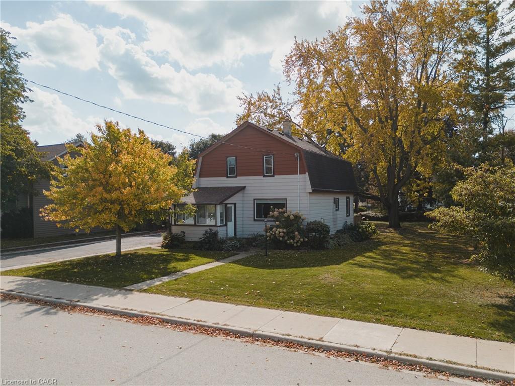 78 George St S, Harriston, ON N0G 1Z0