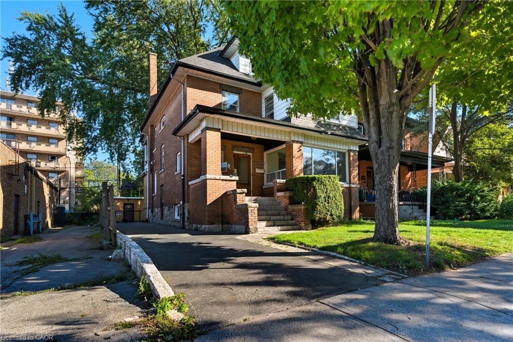 11 Holton Ave S, Hamilton, ON L8M 2L3
