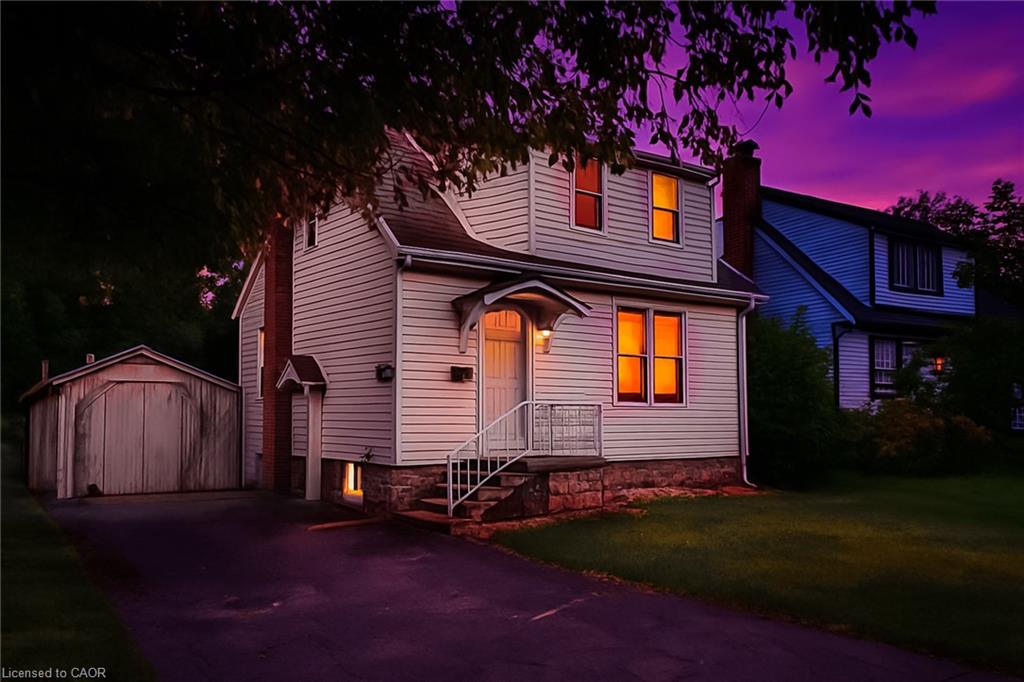 246 Bowman St, Hamilton, ON L8S 2V2