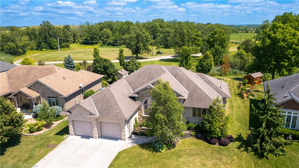 492 First Ave, Petrolia, ON N0N 1R0