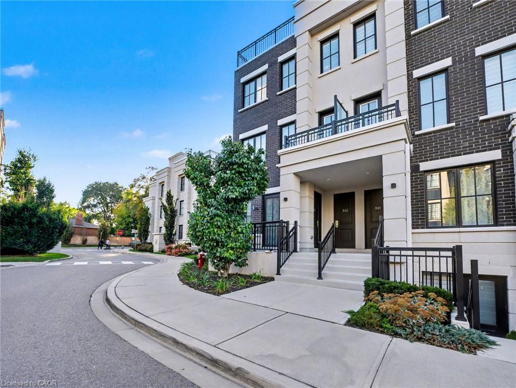 657 Cricklewood Drive Unit 532, Mississauga, ON L5G 0B9