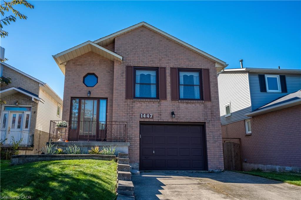 1447 Reynolds Ave, Burlington, ON L7M 3B6