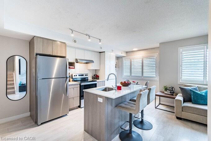 1137 Cooke Boulevard Unit 202, Burlington, ON L7T 0C3