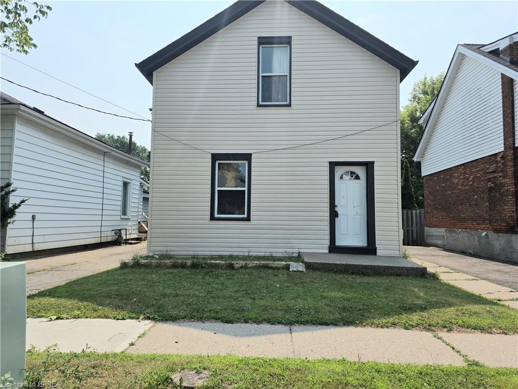 109 Sydenham St, Brantford, ON N3R 3Y7