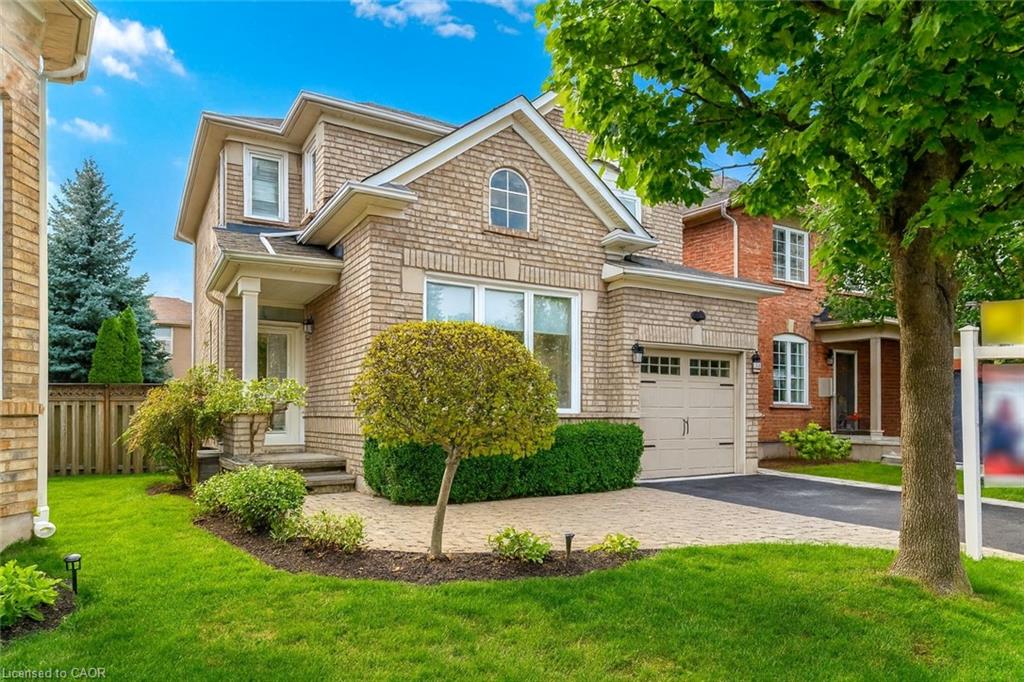 2270 Dunforest Cres, Oakville, ON L6M 4X3