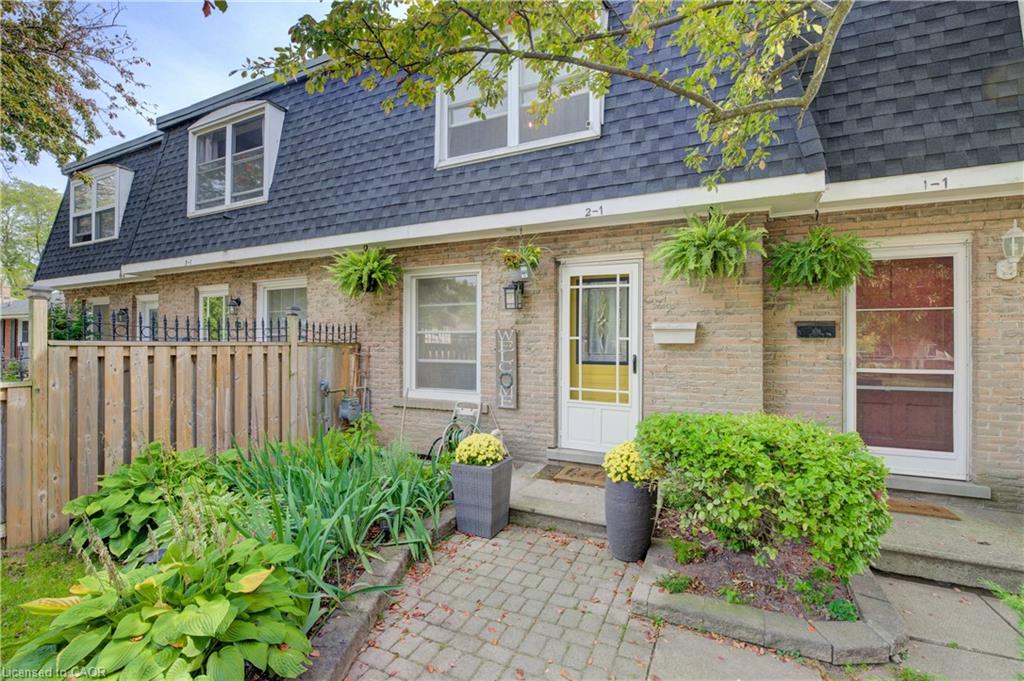 1 Donlea Drive Unit 2, Cambridge, ON N1S 1S7