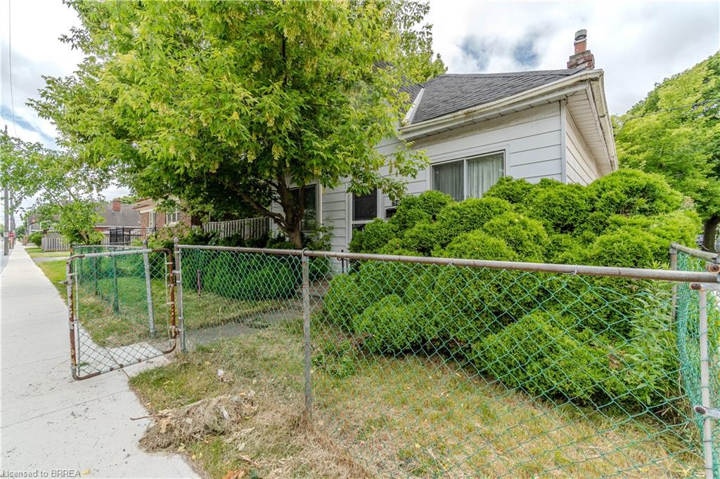 284 Rawdon St, Brantford, ON N3S 6G8
