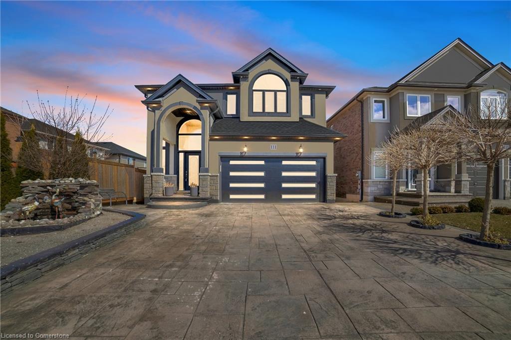 111 Vineberg Dr, Hamilton, ON L8W 4A3
