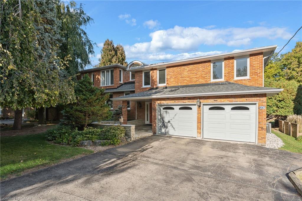887 Montgomery Dr, Hamilton, ON L9G 3H6