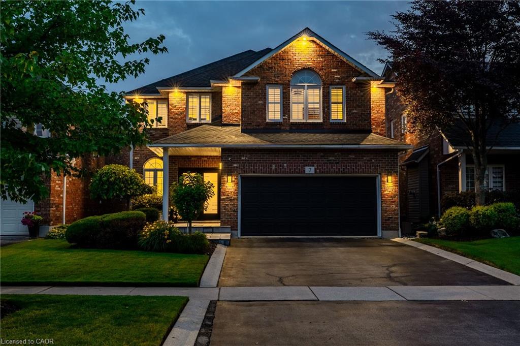 7 Volterra Ct, Hamilton, ON L0R 2H6