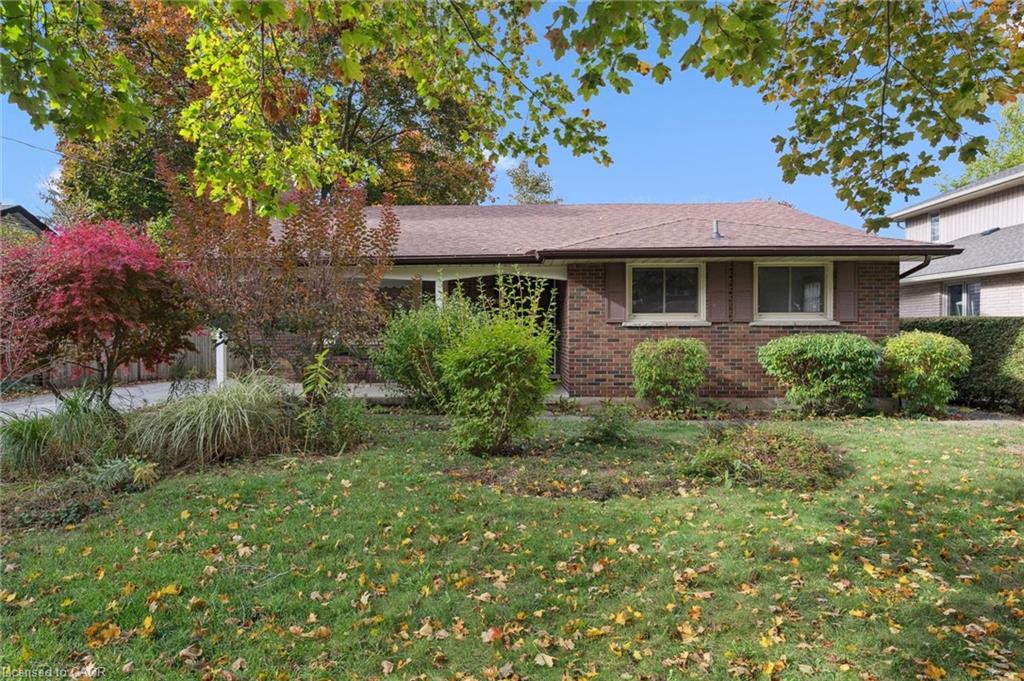 27 Cedar St, Guelph, ON N1G 1B9