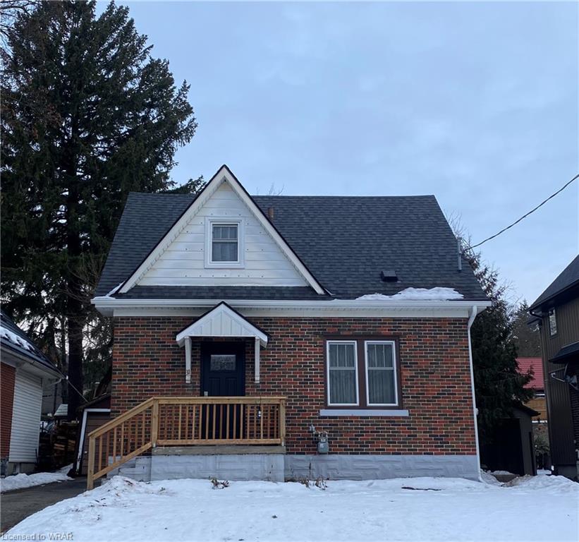 31 Locust St, Kitchener, ON N2H 1W6