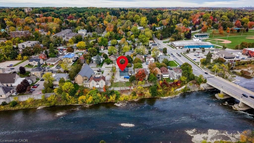 67 Grand Ave N, Cambridge, ON N1S 2L1