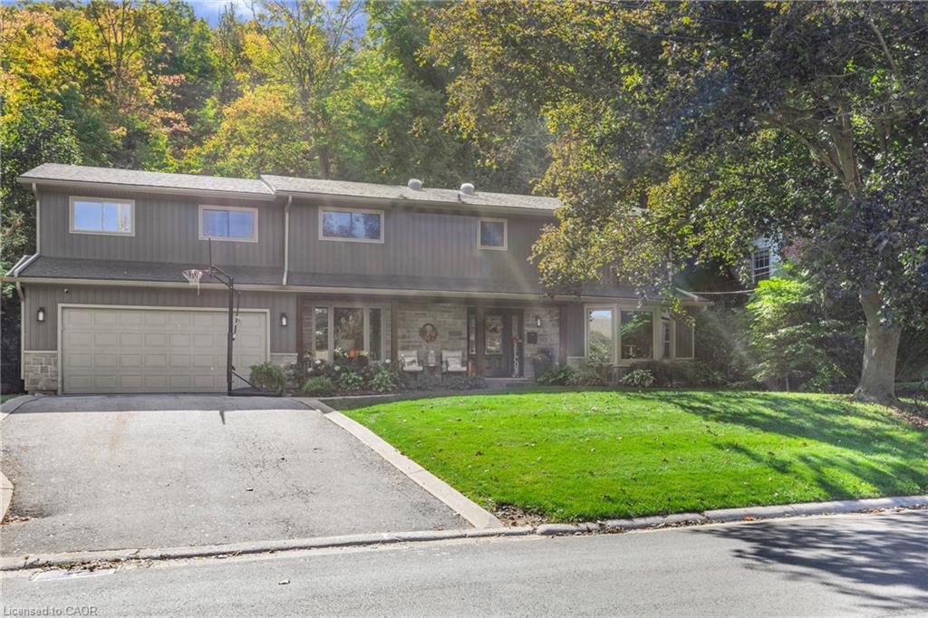 94 Dorchester Dr, Grimsby, ON L3M 1A8