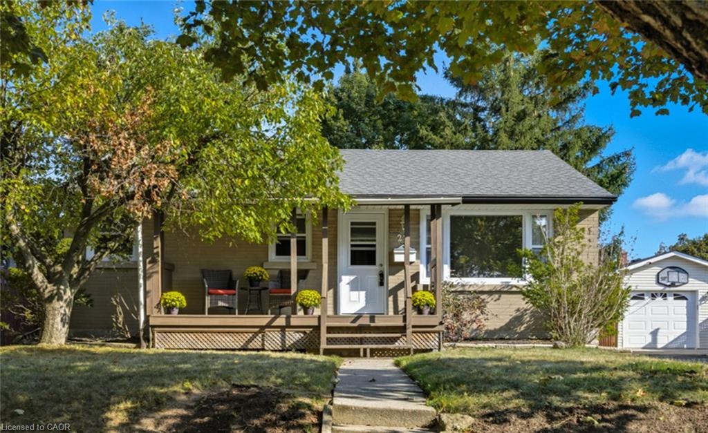 27 Broadmoor Ave, Kitchener, ON N2C 1Y6