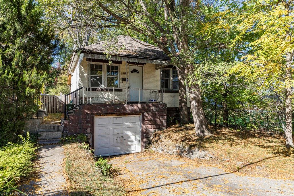 132 Tope Cres, Hamilton, ON L8S 1M7