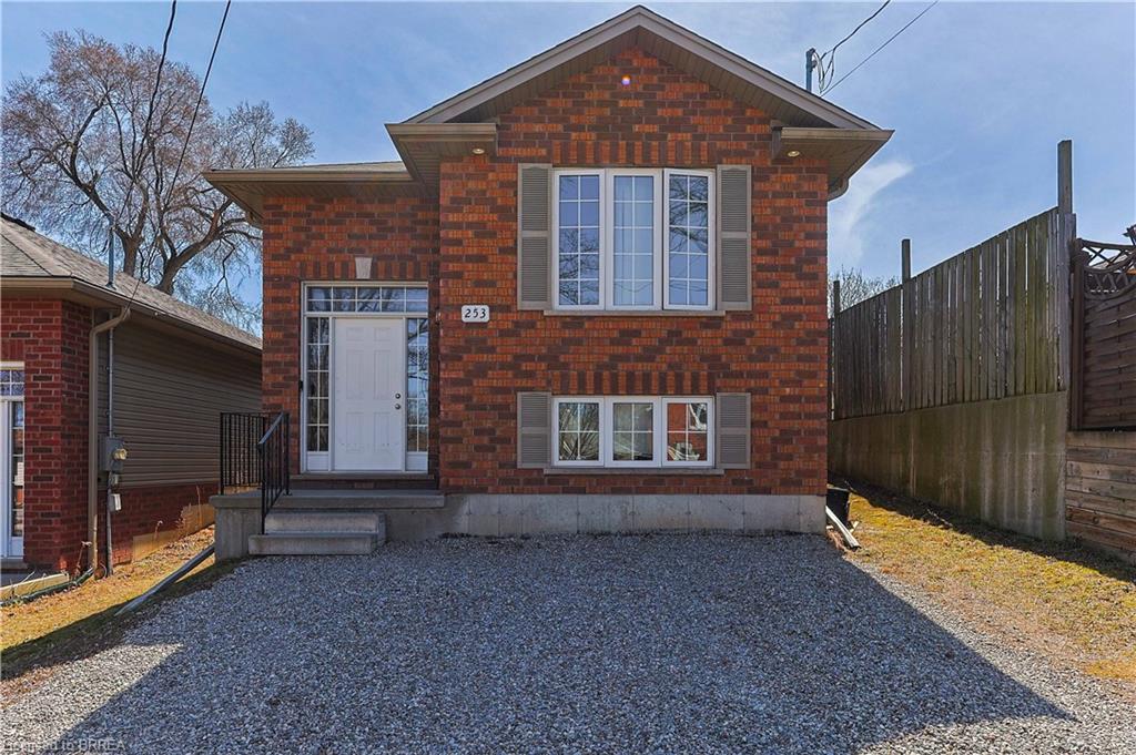 253 Wellington St, Brantford, ON N3S 3Z8