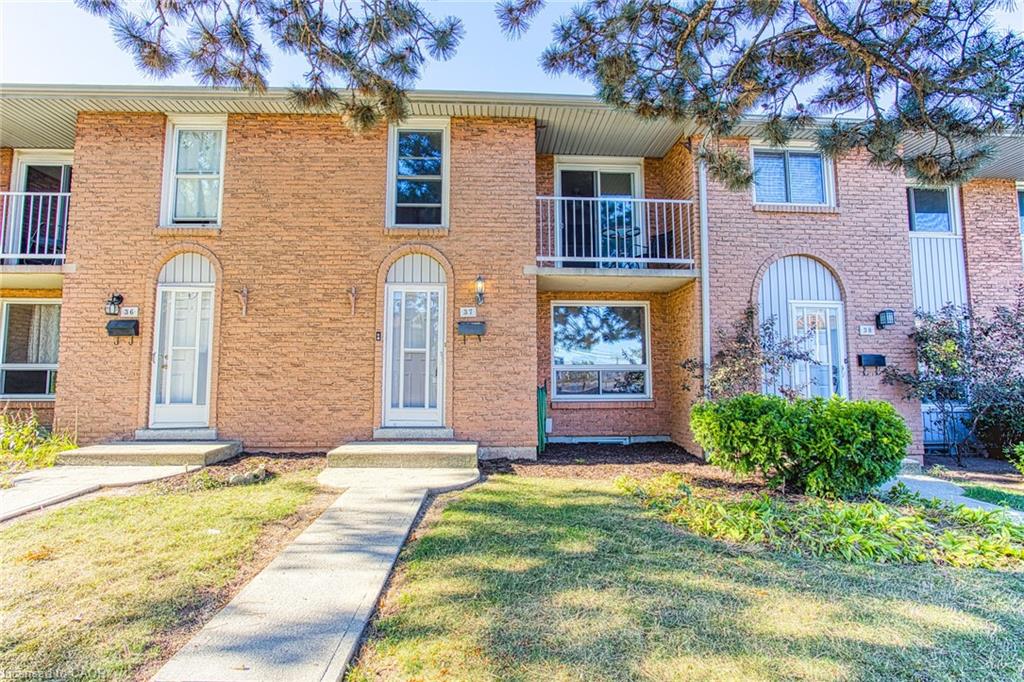 151 Gateshead Crescent Unit 37, Hamilton, ON L8G 3W1
