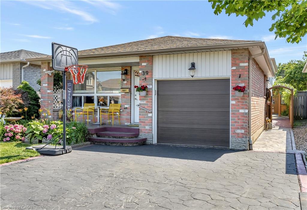 39 Marilyn Ct, Hamilton, ON L9B 2T5