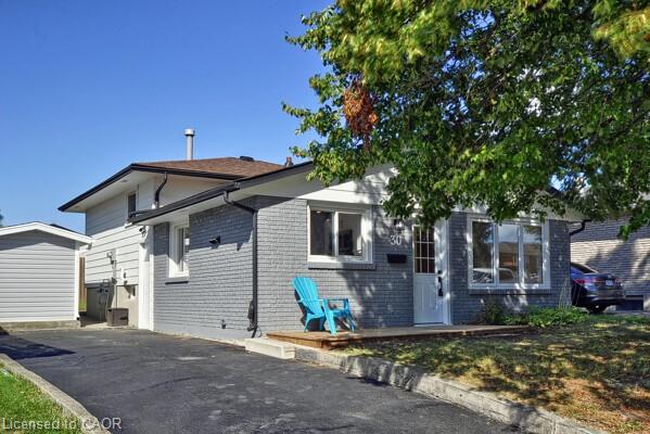 30 Grenadier Rd, Cambridge, ON N1R 6E7