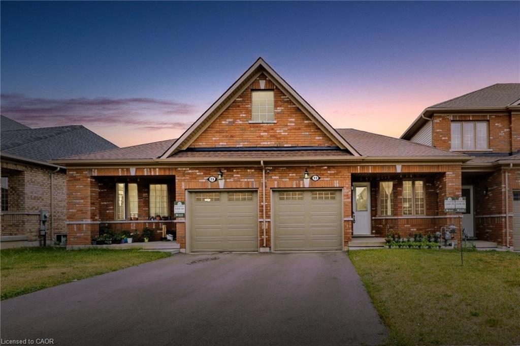 11 Harwood St, Tillsonburg, ON N4G 0J7