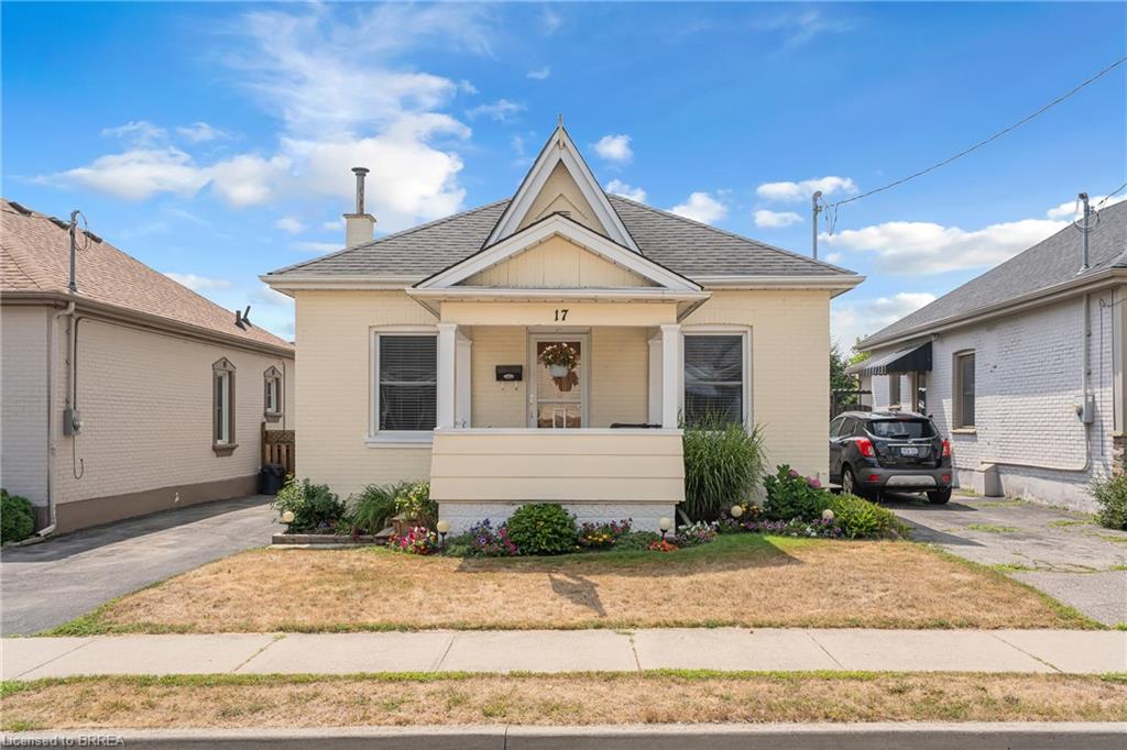 17 Blossie St, Brantford, ON N3S 2V7