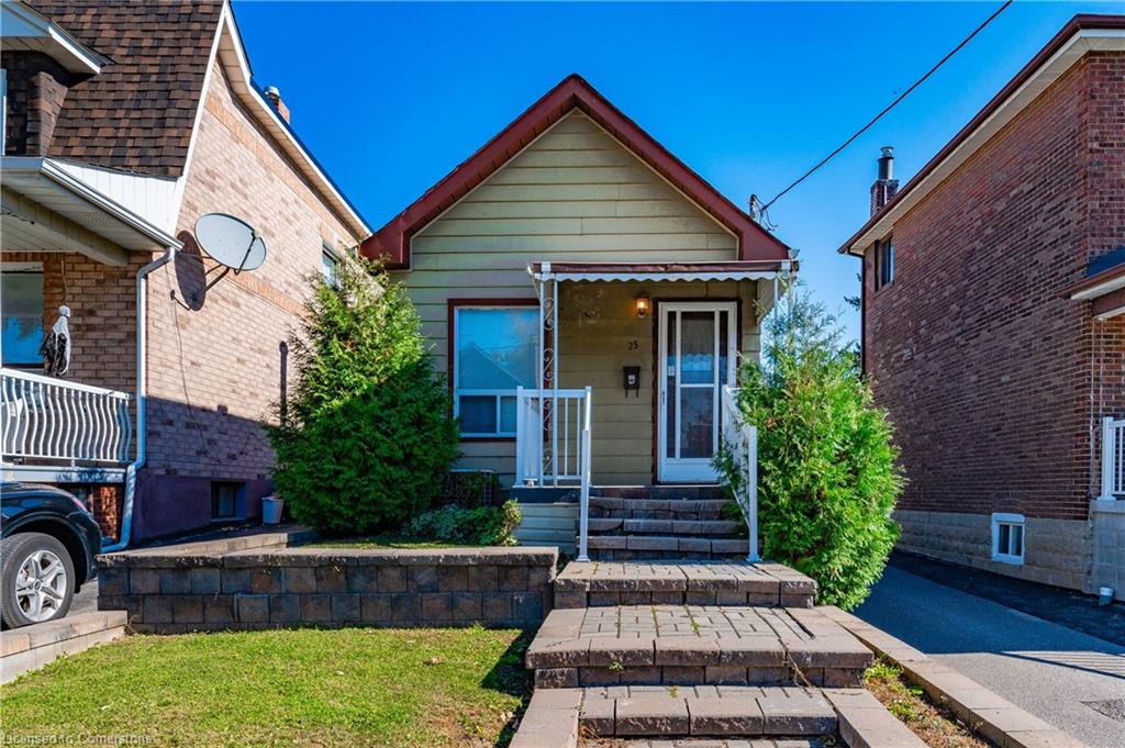 25 Blandford St, Toronto, ON M6E 3A6