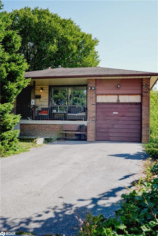 834 Sixth St, Mississauga, ON L5E 1N4