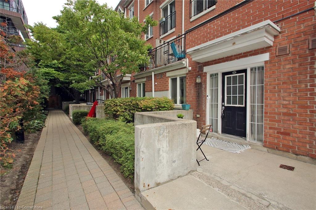 10 Laidlaw Street Unit 705, Toronto, ON M6K 1X2